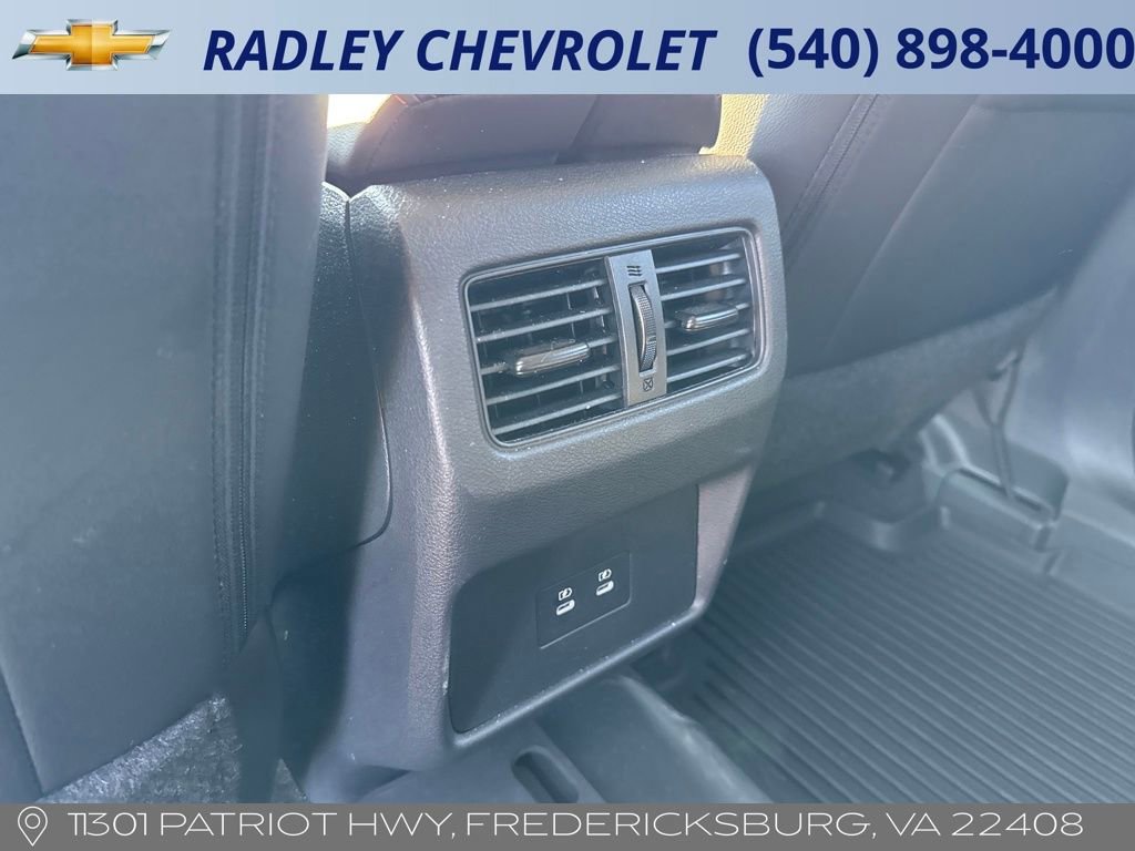 Used 2025 Nissan Rogue SV image 18