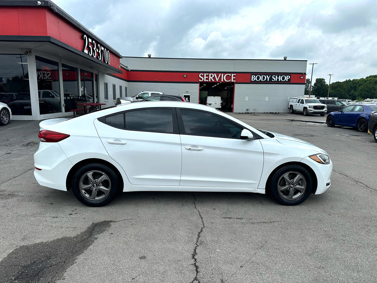 Used 2017 Hyundai Elantra ECO image 2