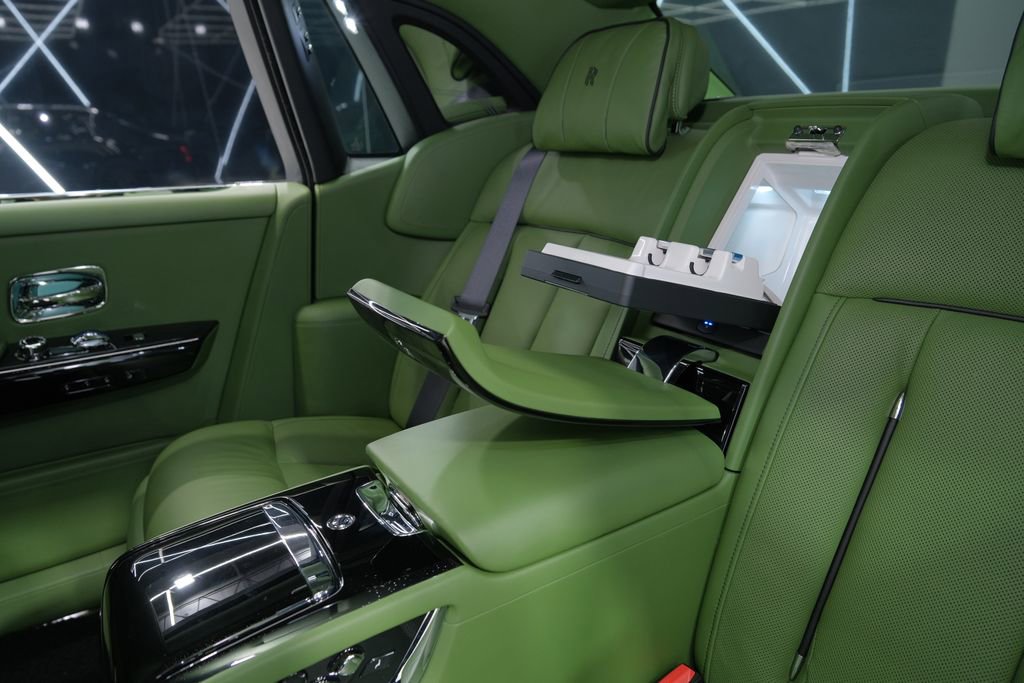 Used 2023 Rolls-Royce Phantom Sedan w/ The Phantom Package image 43