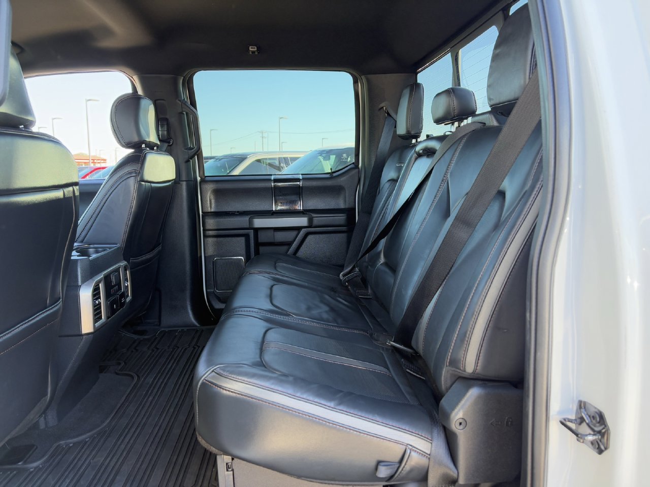 Used 2022 Ford F350 Platinum w/ FX4 Off-Road Package AWD/4WD image 29
