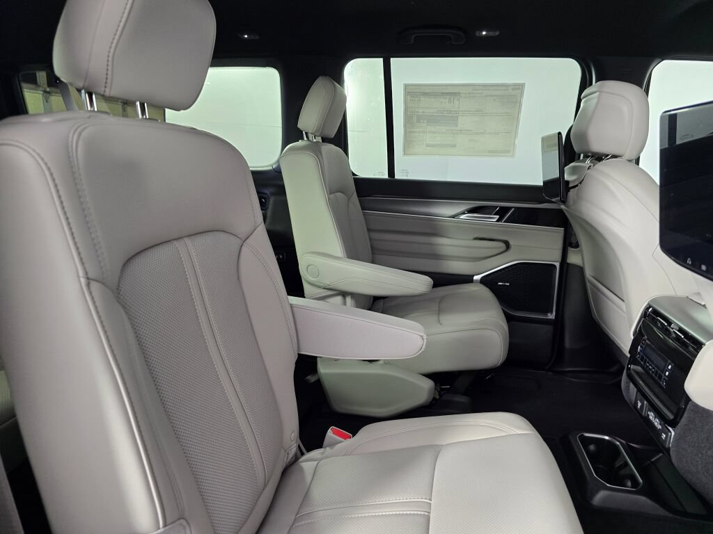 New 2026 Jeep Grand Wagoneer L Limited w/ Rear Seat Video Group I AWD/4WD image 36