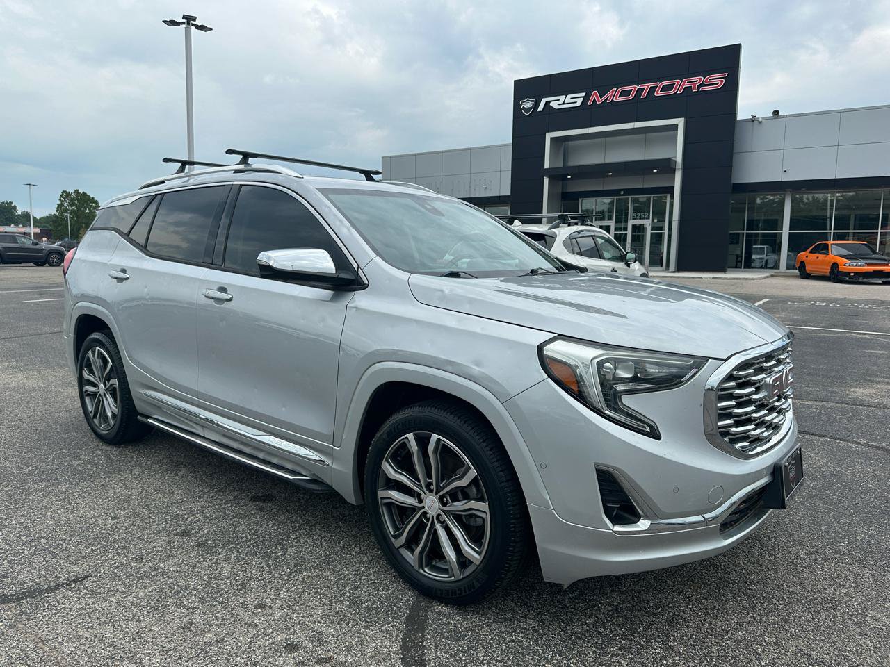 Used 2019 GMC Terrain Denali w/ LPO, 'HIT The Road' Package FWD image 1