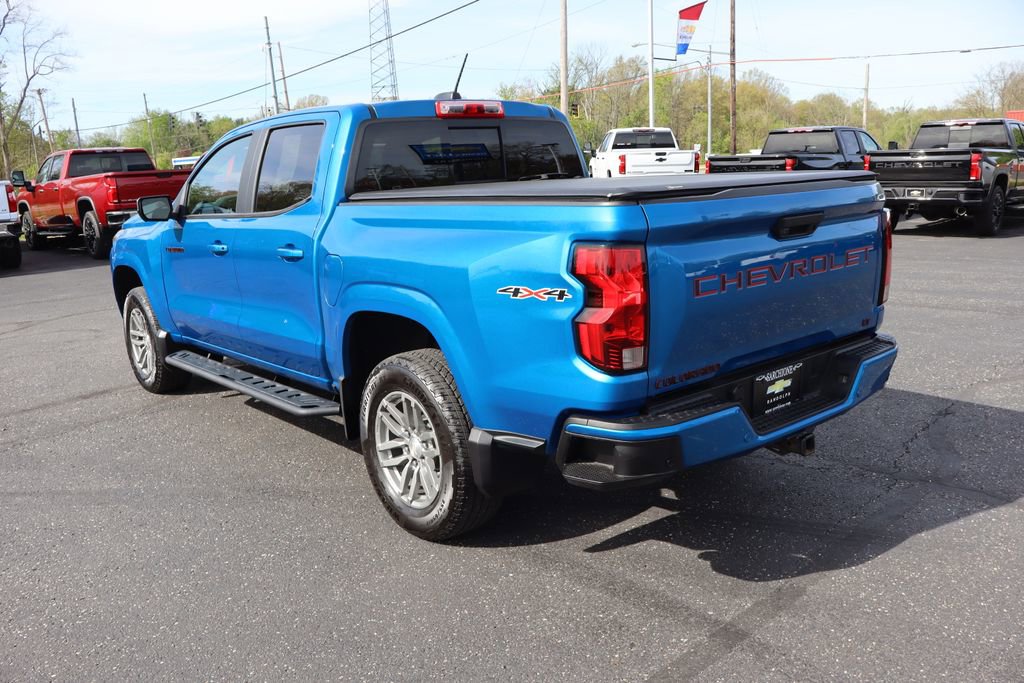 Used 2023 Chevrolet Colorado LT w/ LT Convenience Package II AWD/4WD image 3