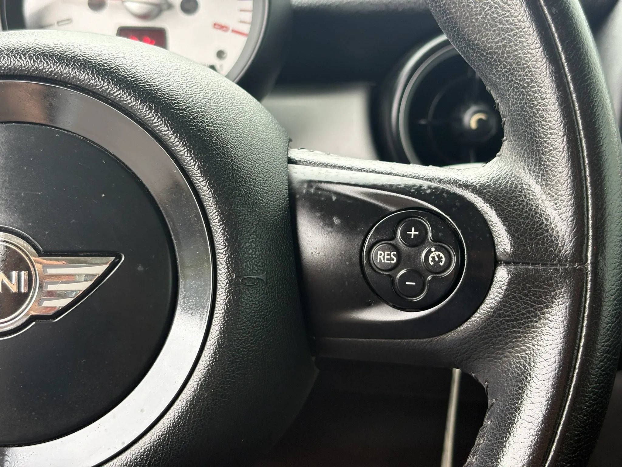 Used 2014 MINI Cooper Clubman FWD image 13