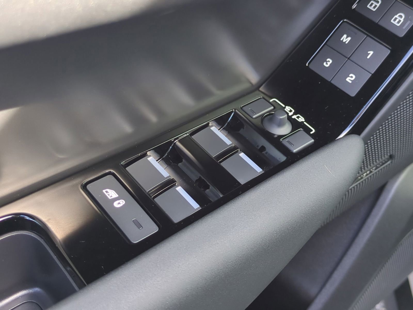 Certified 2026 Land Rover Range Rover Velar S image 12