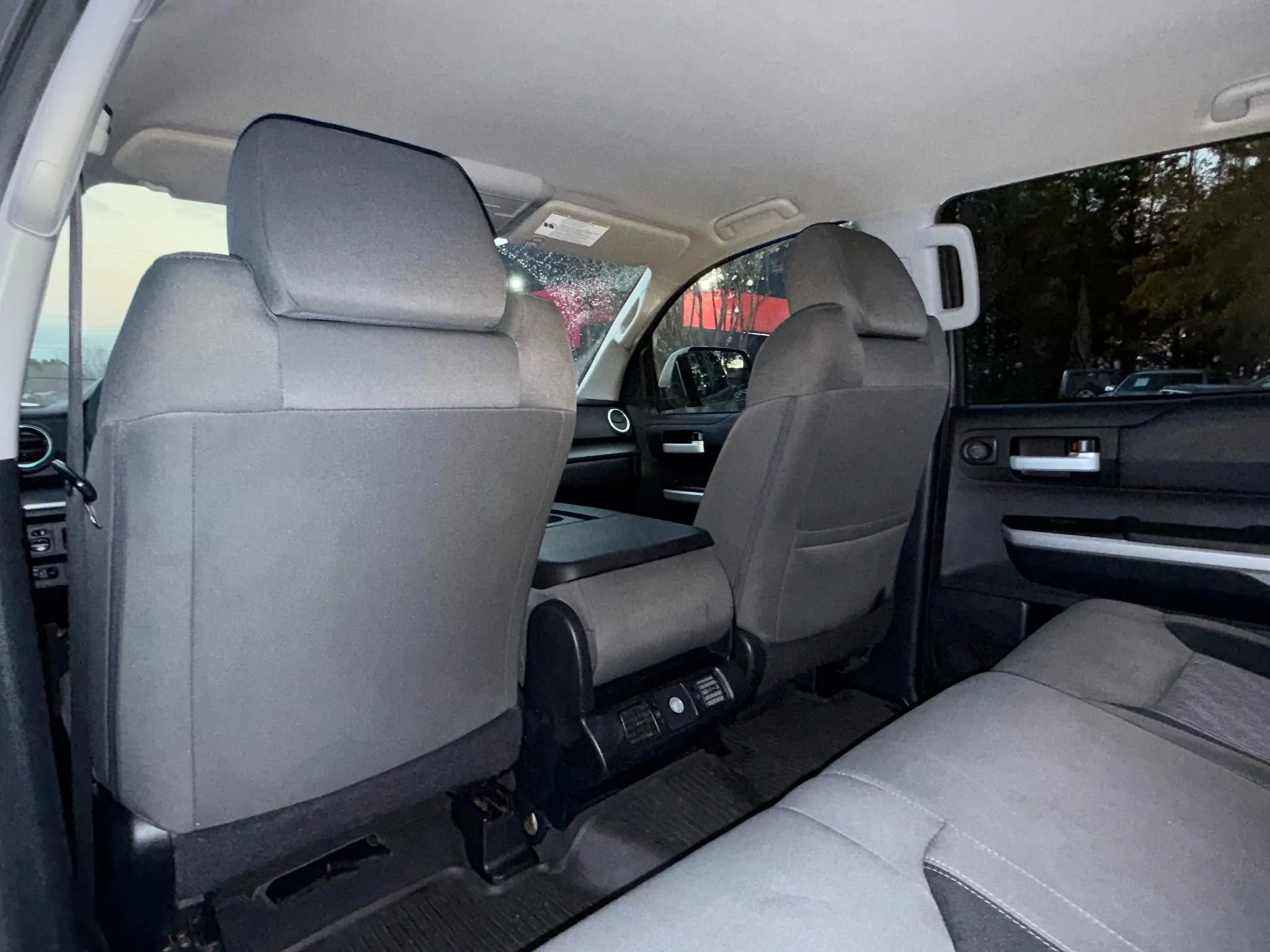Used 2015 Toyota Tundra SR5 image 18
