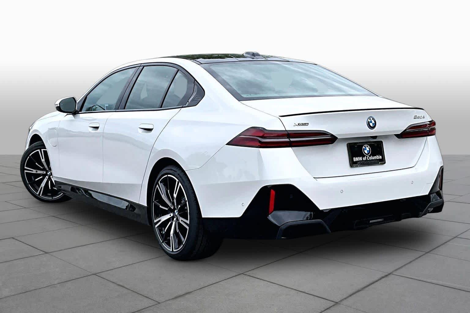 New 2027 BMW 550e xDrive AWD/4WD image 12