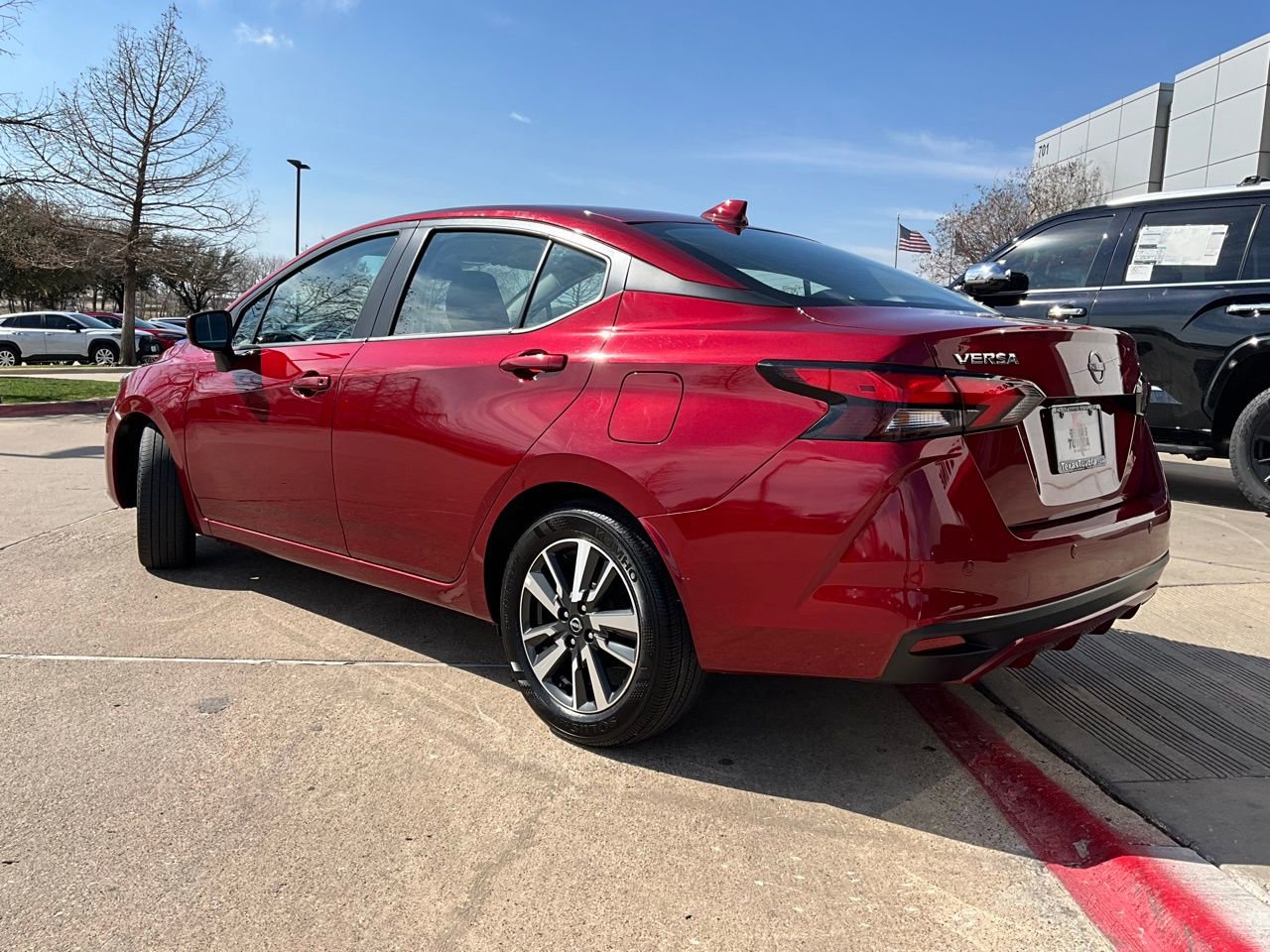 Used 2025 Nissan Versa SV image 8