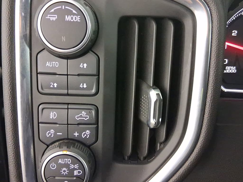 Used 2023 Chevrolet Silverado 2500 LTZ image 33