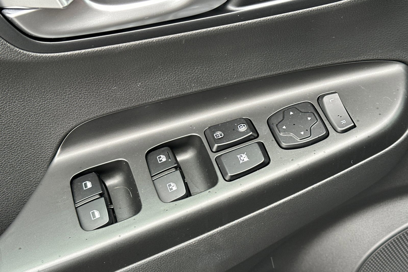 Used 2023 Hyundai Kona SE image 11