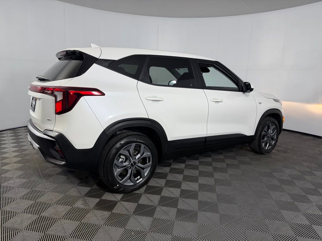 Used 2026 Kia Seltos LX AWD/4WD image 7