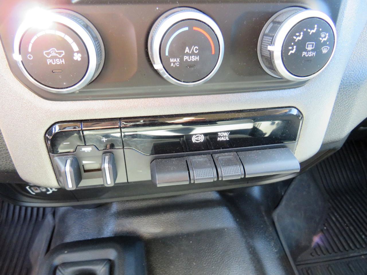 Used 2019 RAM 3500 Tradesman w/ Chrome Appearance Group AWD/4WD image 29