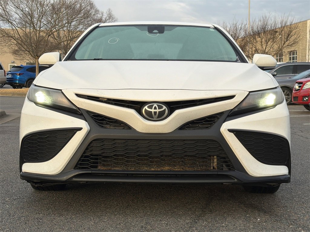 Used 2022 Toyota Camry SE image 11