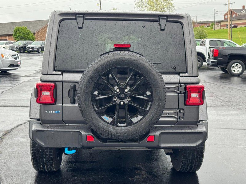 Used 2022 Jeep Wrangler Unlimited Sahara w/ Cold Weather Group image 5