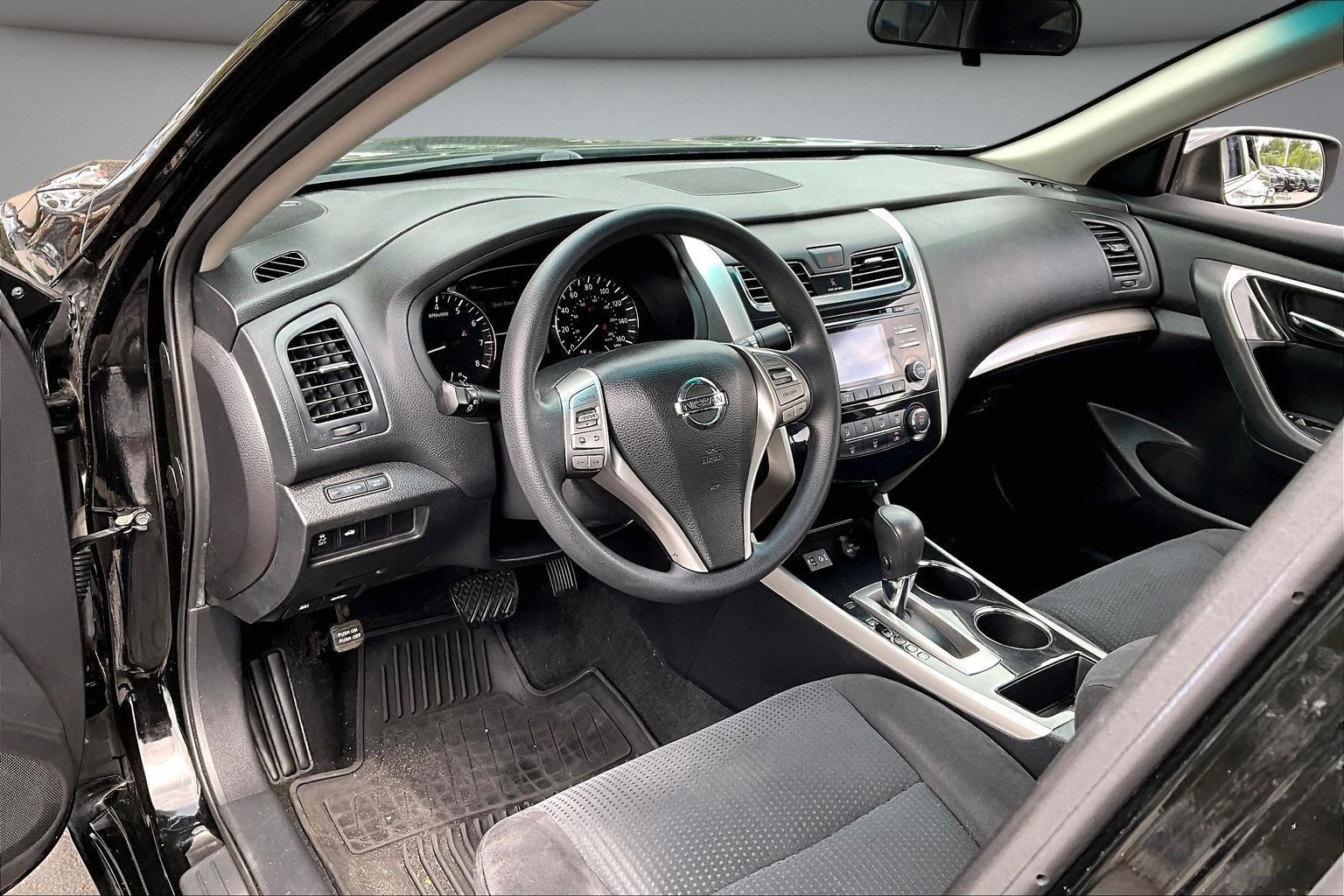 Used 2014 Nissan Altima 2.5 S w/ Display Audio Package FWD image 15