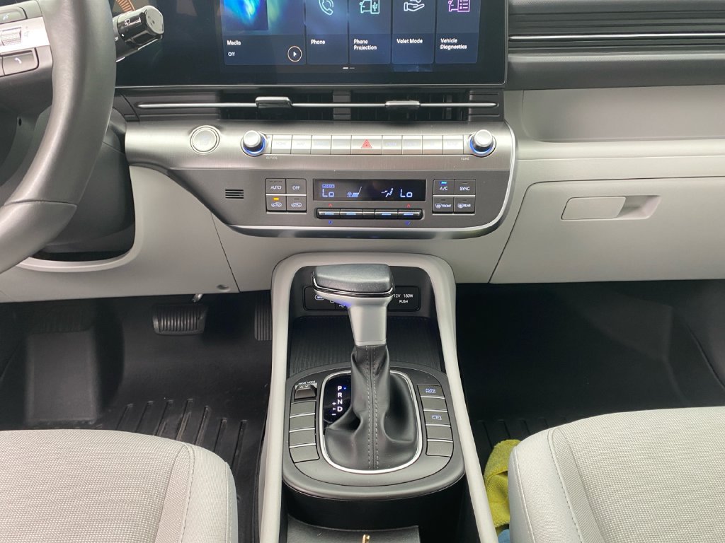 Used 2024 Hyundai Kona SEL FWD image 11