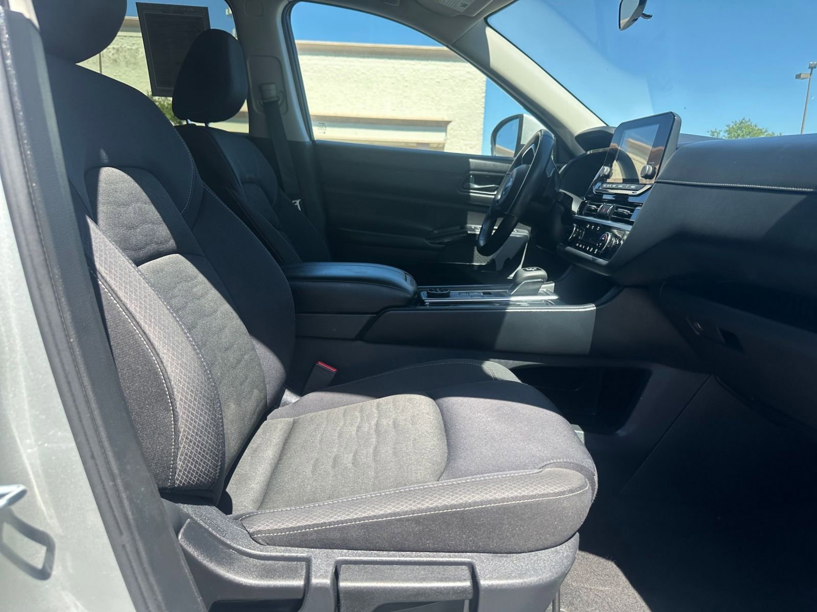 Used 2025 Nissan Pathfinder SV AWD/4WD image 29