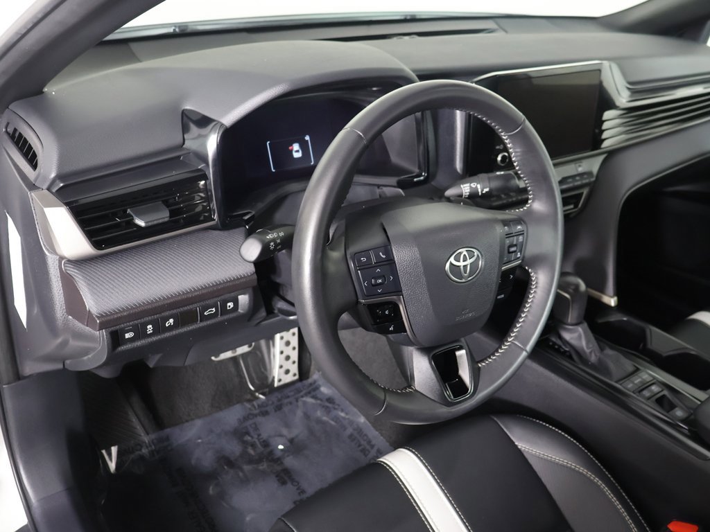Used 2025 Toyota Camry SE image 24