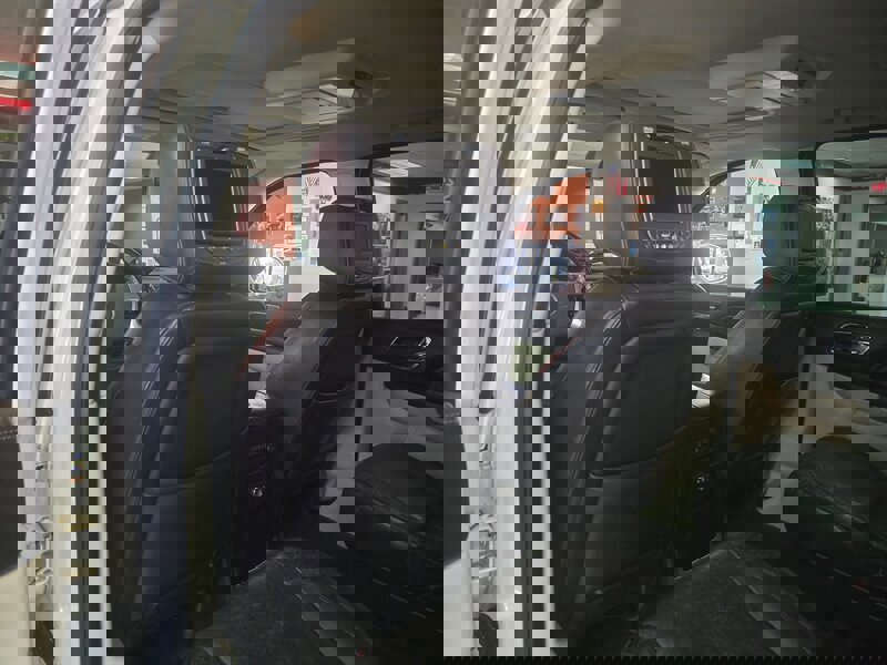 Used 2012 Cadillac Escalade Platinum image 11