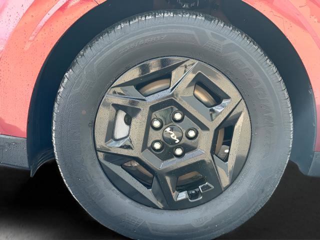 Used 2025 Kia Carnival image 9