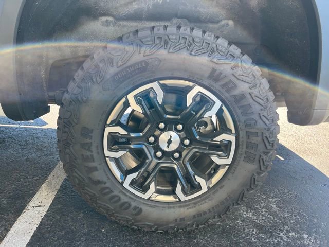 Used 2024 Chevrolet Silverado 1500 ZR2 w/ Technology Package image 45