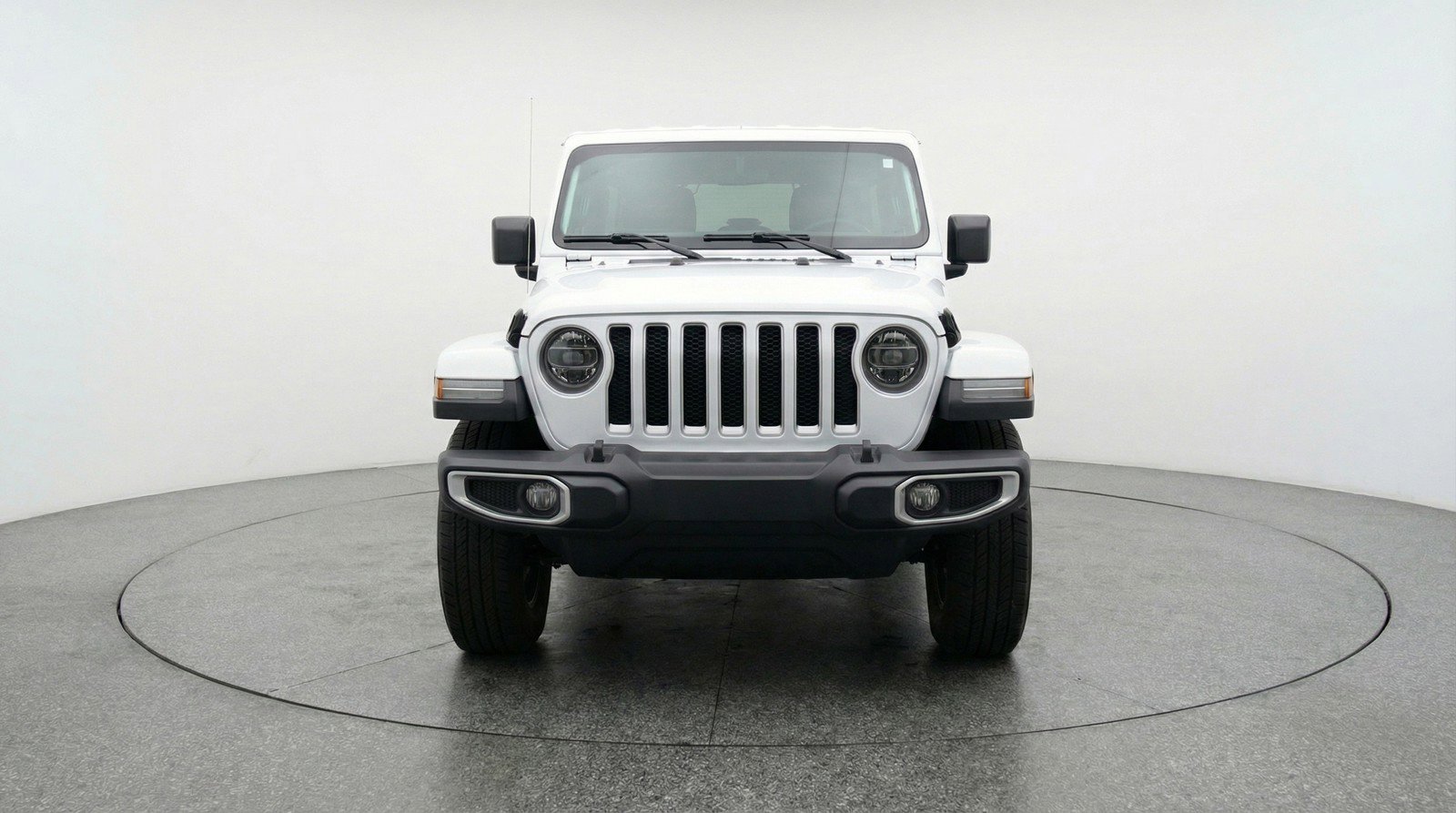 Used 2025 Jeep Wrangler Sahara image 2