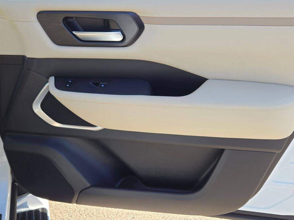 New 2026 Nissan Armada Platinum Reserve w/ Accent Package image 8