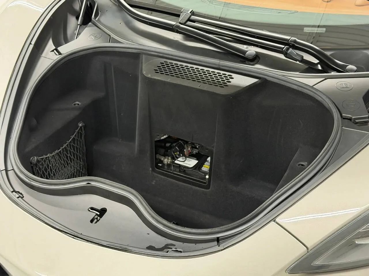 Used 2017 McLaren 570S RWD image 37
