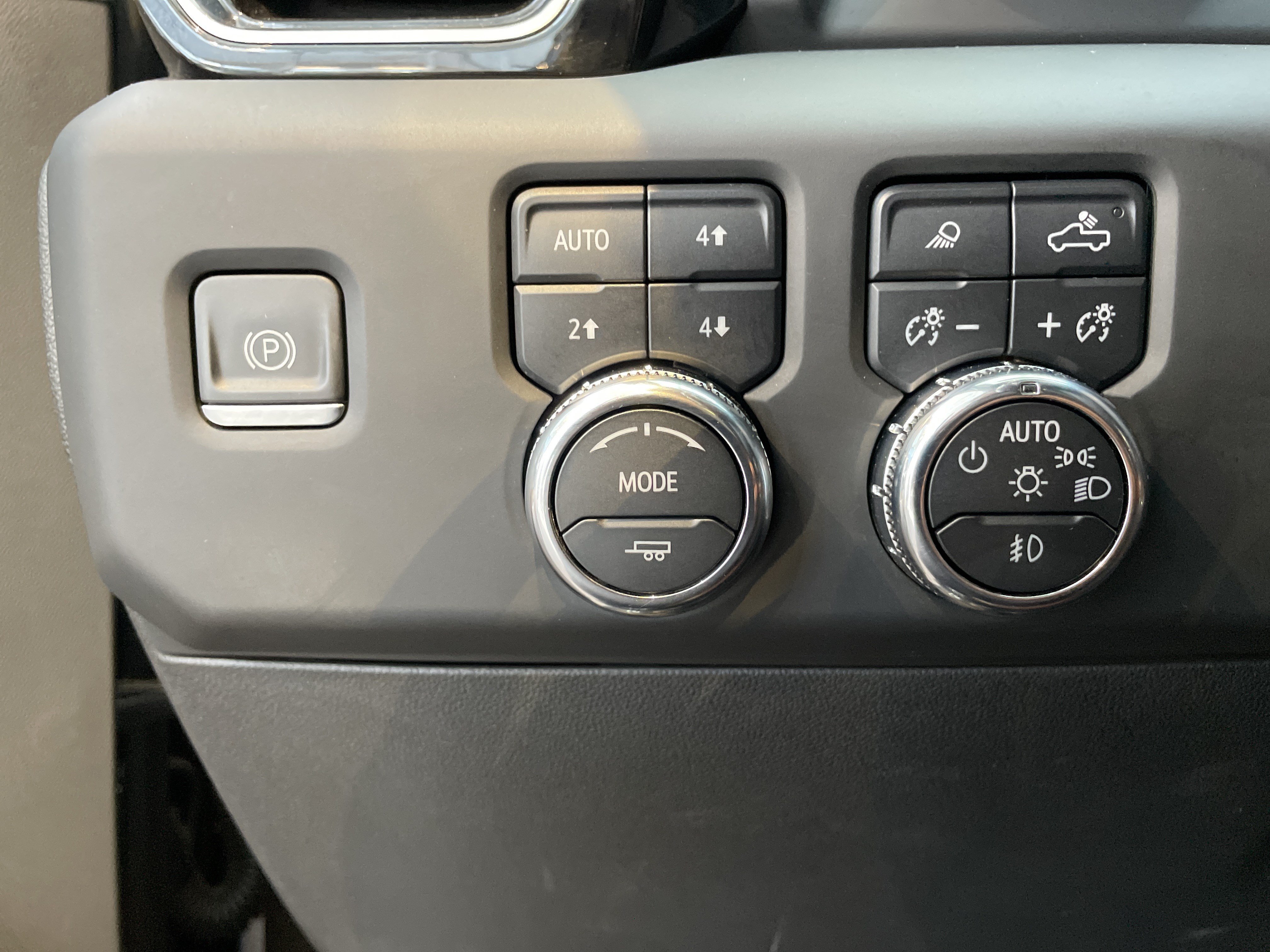 Used 2024 GMC Sierra 3500 Denali Ultimate AWD/4WD image 22