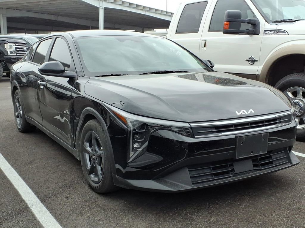 Certified 2025 Kia K4 FWD image 1
