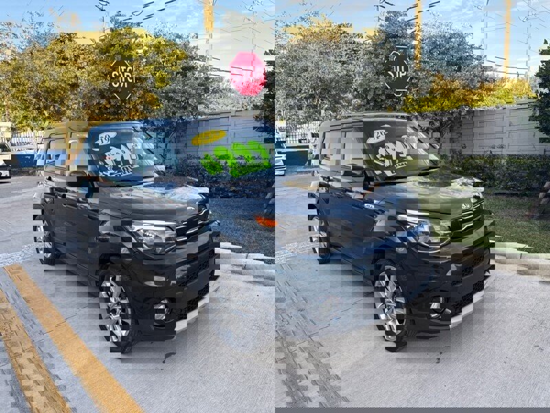 Used 2019 Kia Soul + image 3