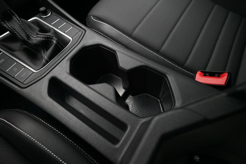 Used 2023 Volkswagen Jetta SE FWD image 16
