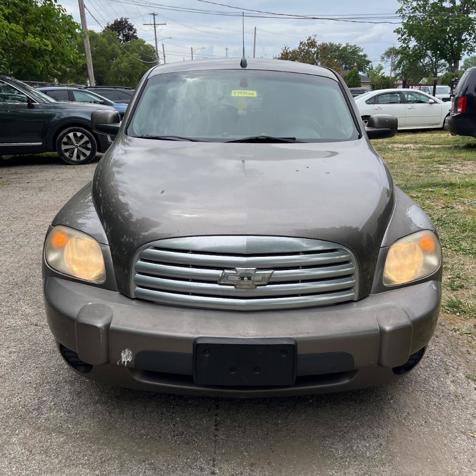 Used 2011 Chevrolet HHR LT FWD image 2
