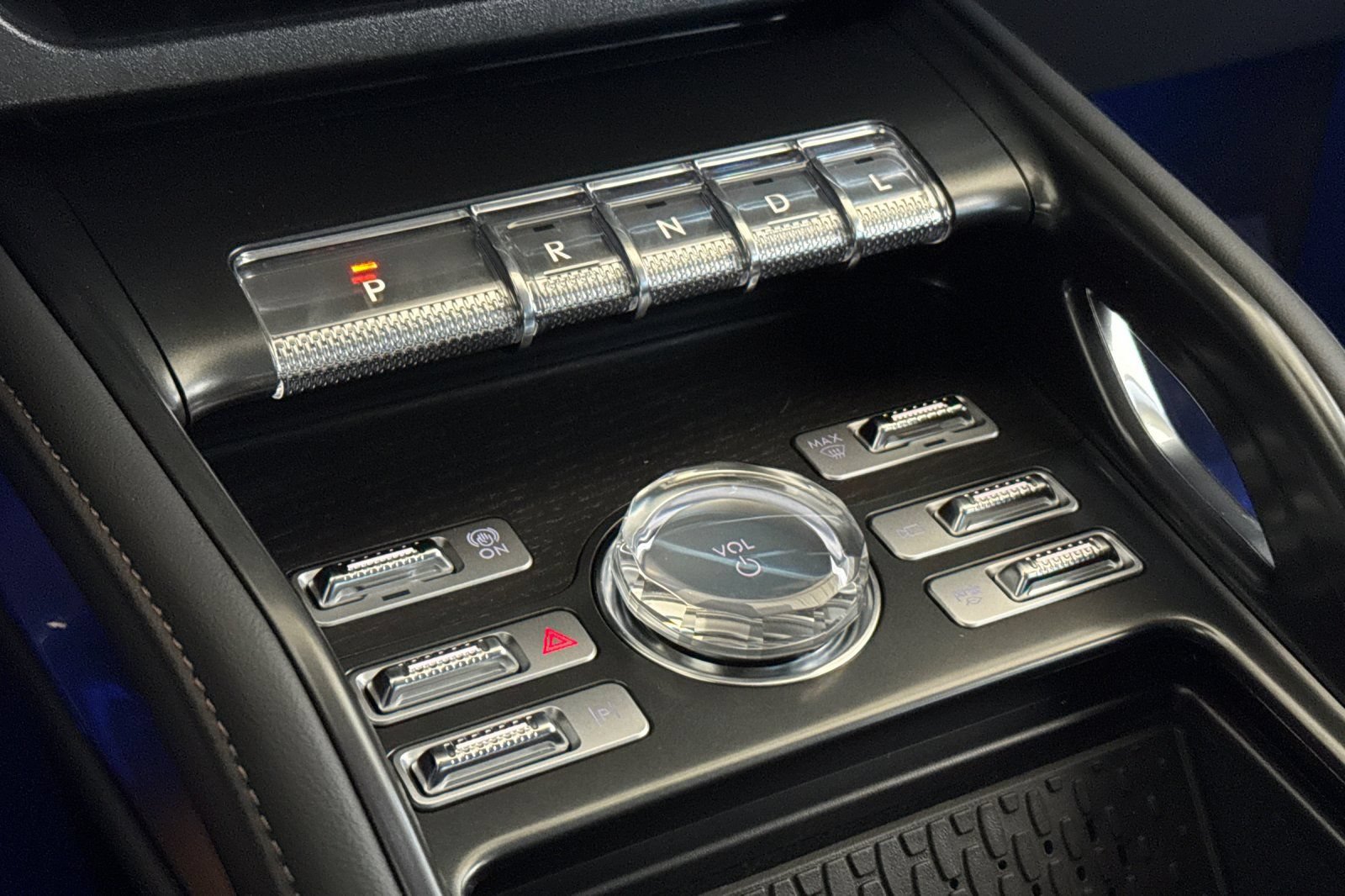 New 2026 Lincoln Nautilus Reserve AWD/4WD image 18