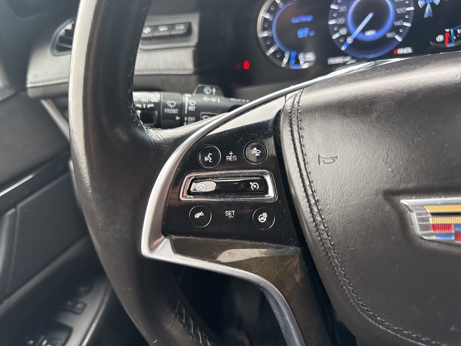 Used 2017 Cadillac Escalade ESV Platinum image 39