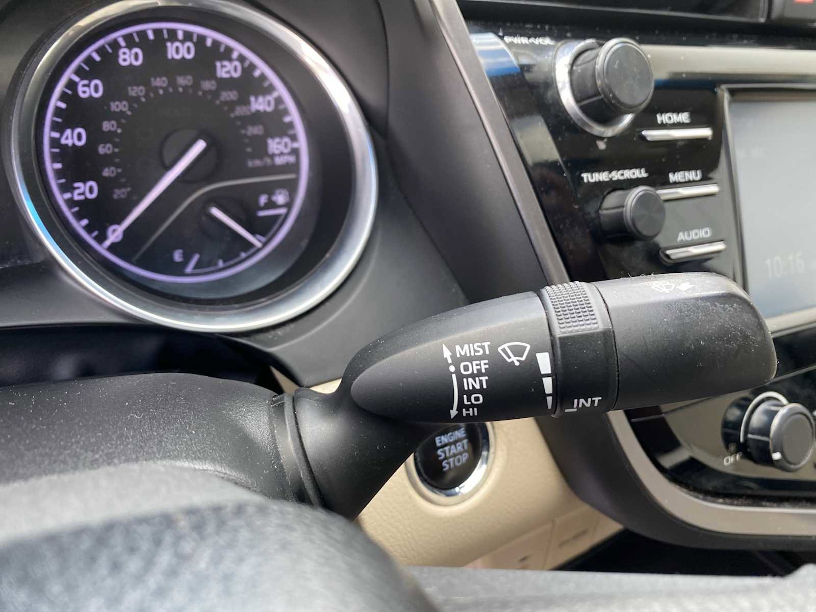 Used 2018 Toyota Camry LE w/ Moonroof Package image 21