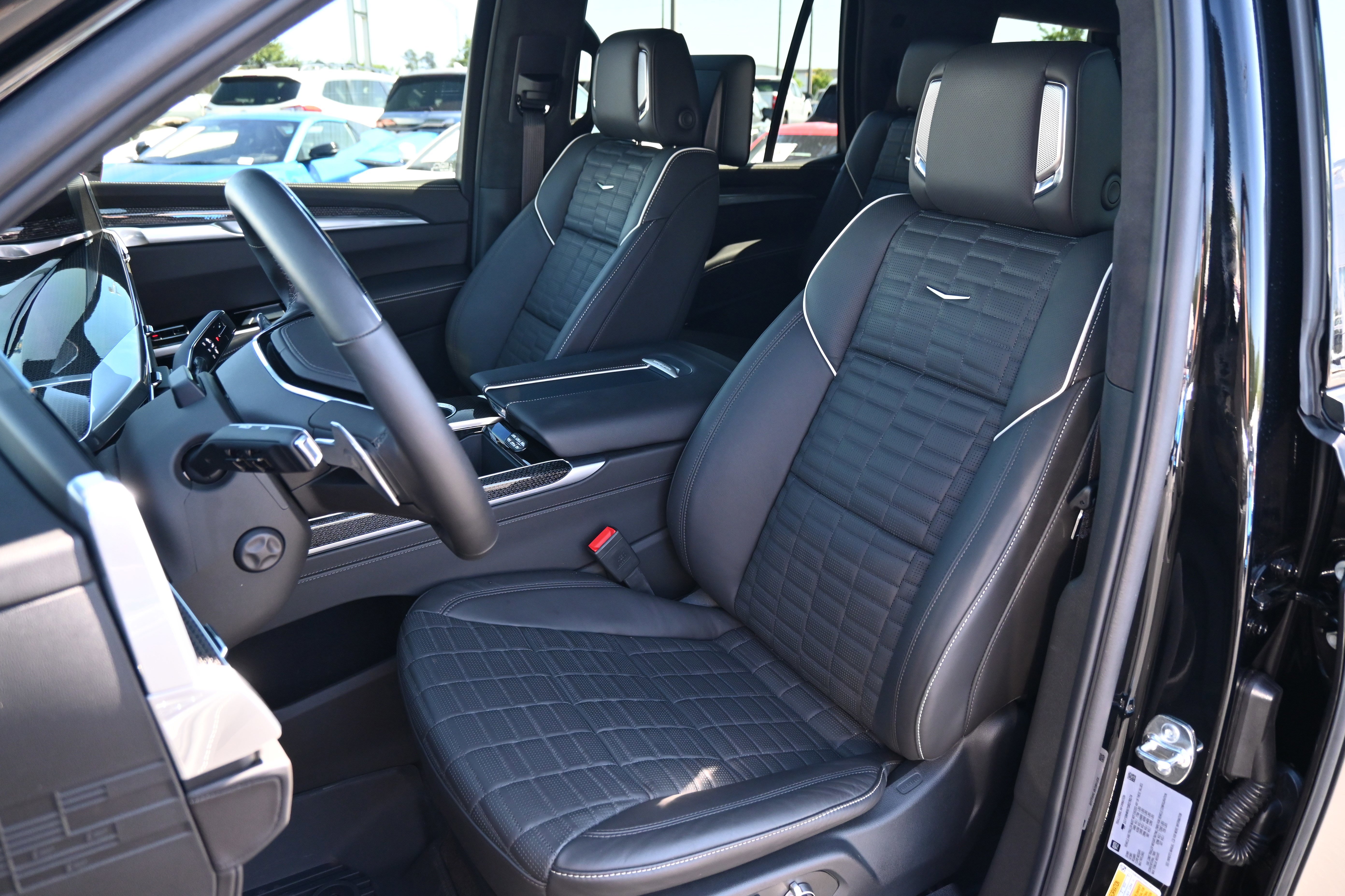 Used 2025 Cadillac Escalade V AWD/4WD image 16