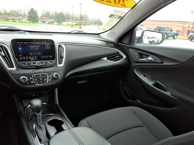 Used 2022 Chevrolet Malibu LT image 18