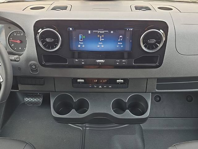 New 2025 Mercedes-Benz Sprinter 4500 image 15