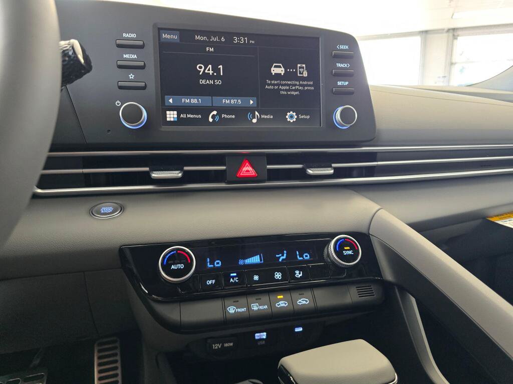 New 2026 Hyundai Elantra Sport FWD image 25