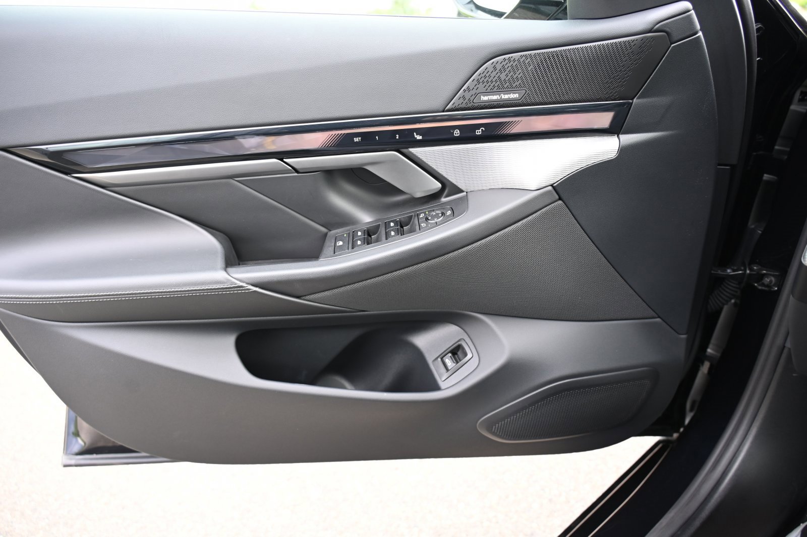 Certified 2025 BMW i5 eDrive40i w/ M Sport Package image 18