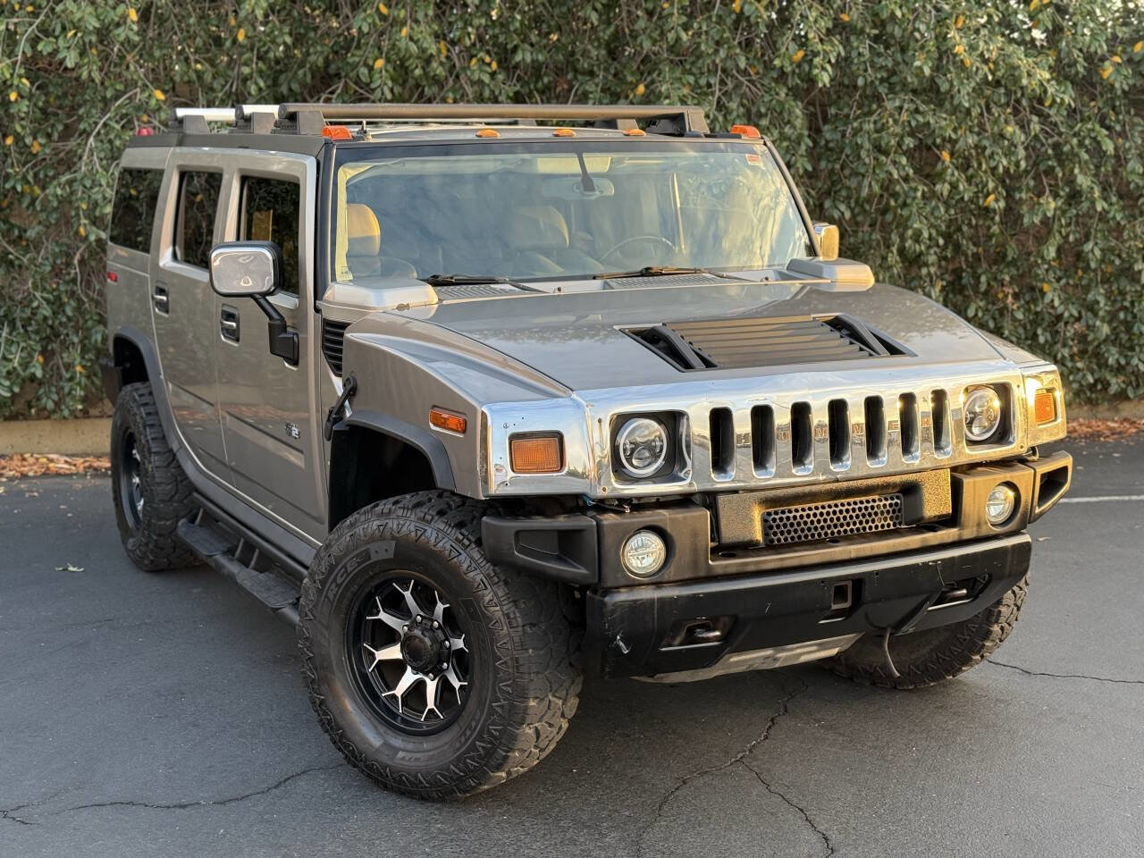 Used 2003 HUMMER H2 w/ Preferred Equipment Group image 2