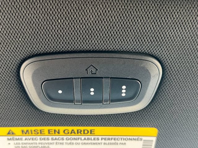 Used 2025 Chrysler Pacifica Select w/ Uconnect Theater Family Group AWD/4WD image 33