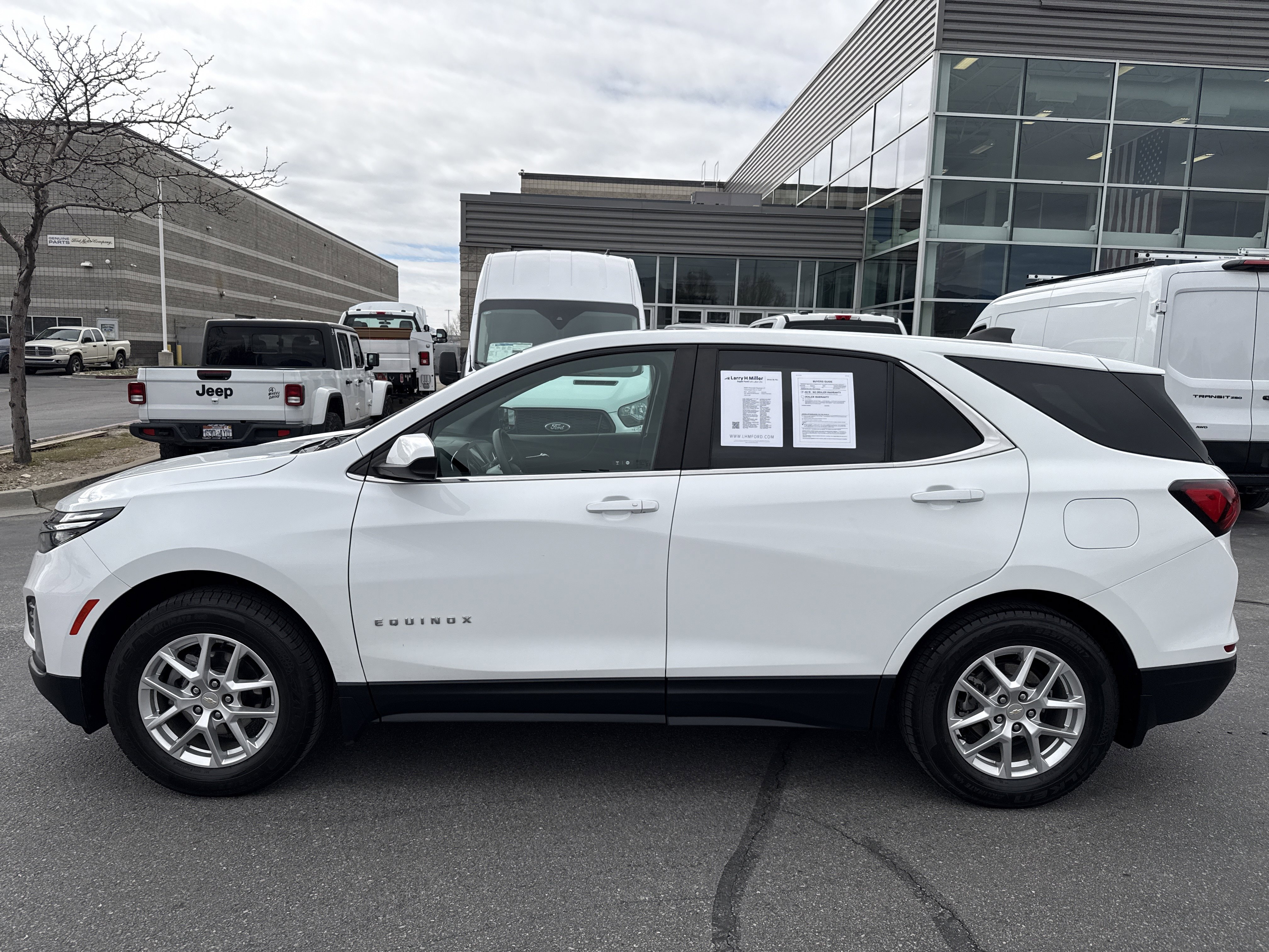 Used 2023 Chevrolet Equinox LT w/ LPO, Floor Liner Package AWD/4WD image 2