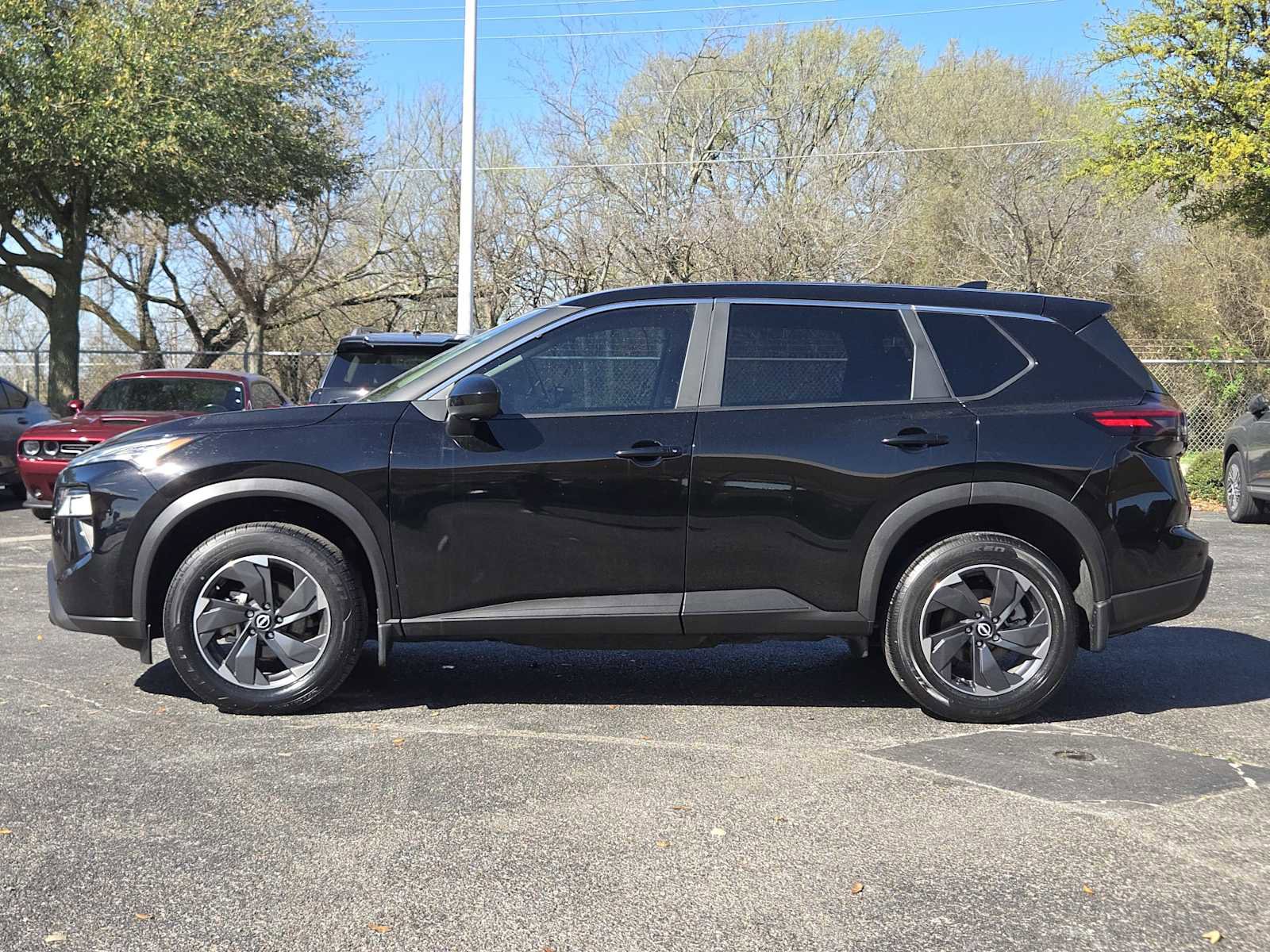 Used 2024 Nissan Rogue SV FWD image 5