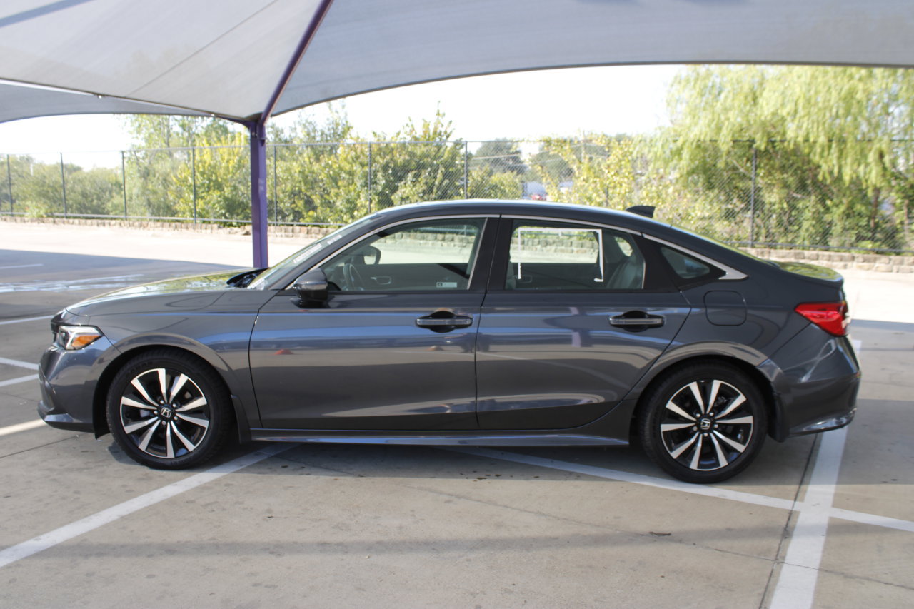 Used 2024 Honda Civic EX image 2