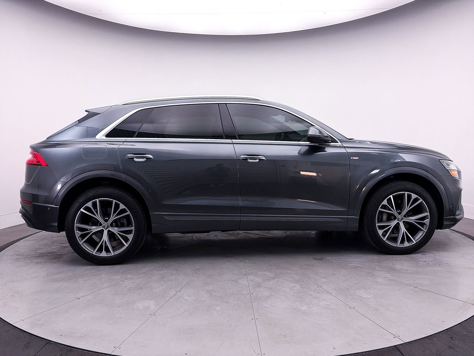 Used 2021 Audi Q8 Premium Plus w/ Premium Plus Package image 43