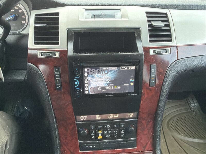 Used 2011 Cadillac Escalade AWD w/ Touring Package image 24