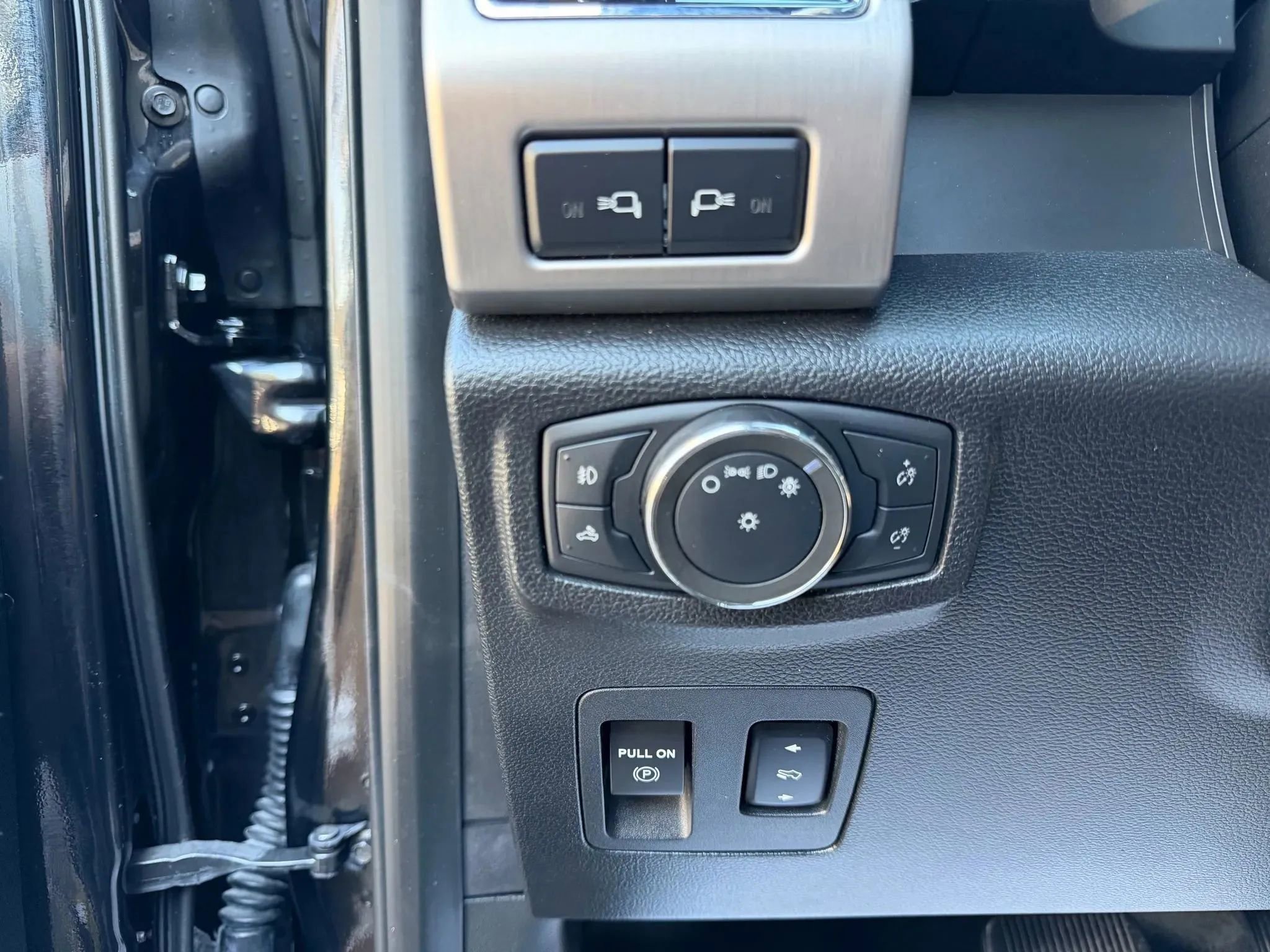 Used 2018 Ford F150 Platinum w/ Trailer Tow Package AWD/4WD image 26
