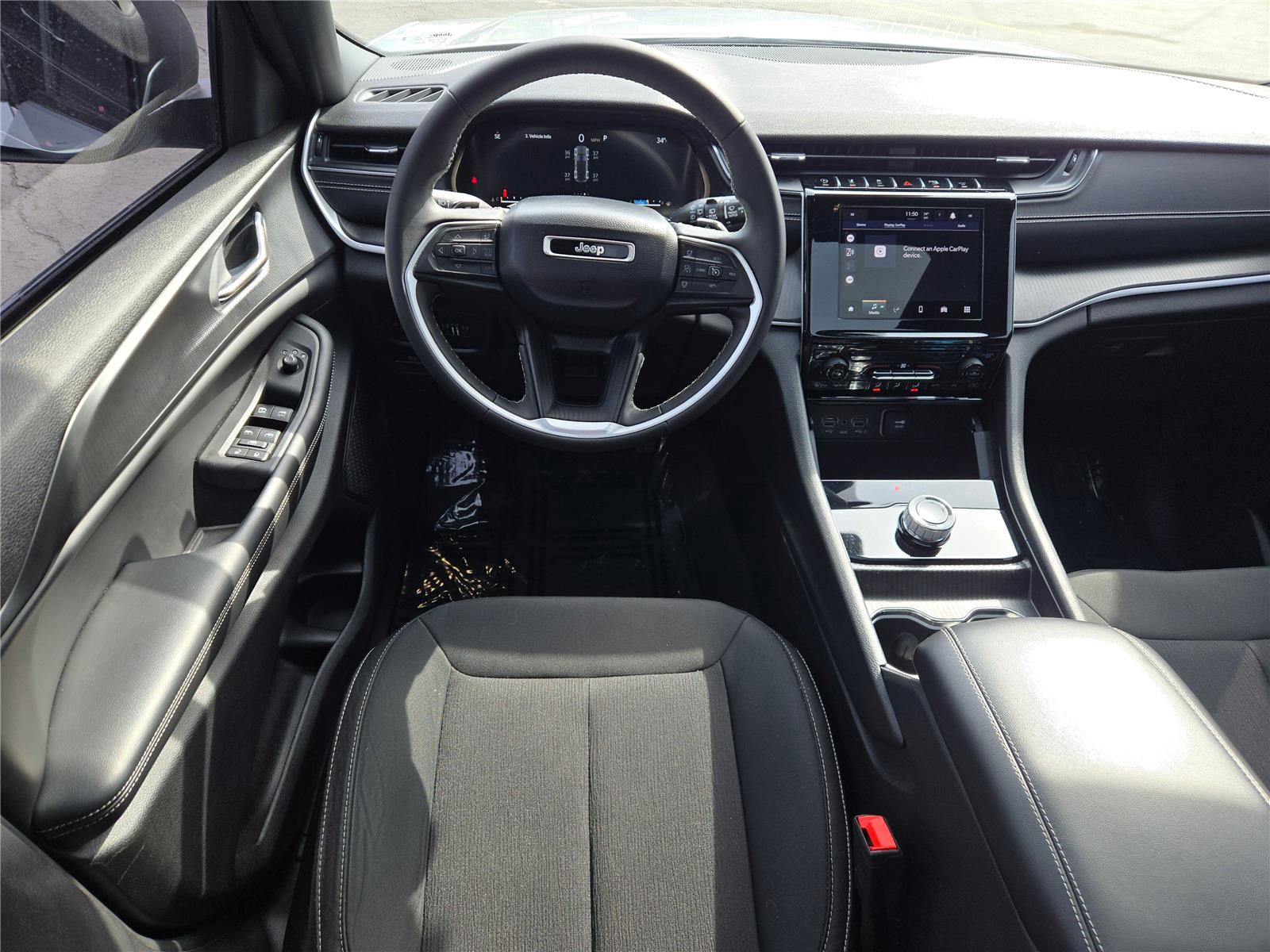 Used 2024 Jeep Grand Cherokee Laredo X image 21